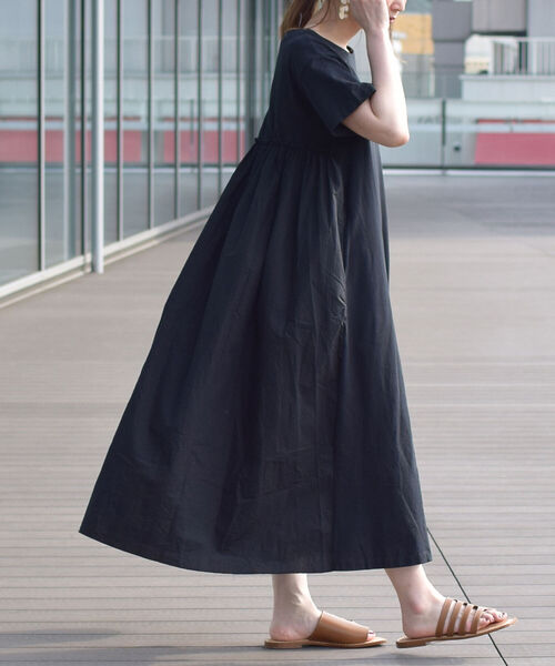 Ray BEAMS（レイビームス）の「Ray BEAMS / バック ギャザー キリカエ ワンピース（ワンピース・レディース・ブラック/ダークブラウン/ベージュ・ONE SIZE）」の9枚目の写真