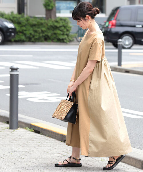 Ray BEAMS（レイビームス）の「Ray BEAMS / バック ギャザー キリカエ ワンピース（ワンピース・レディース・ブラック/ダークブラウン/ベージュ・ONE SIZE）」の17枚目の写真