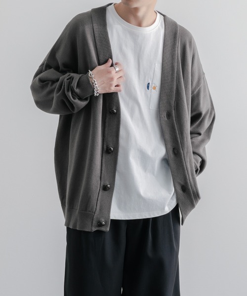 epnok（エプノック）の「ベーシックルーズニットカーディガン（カーディガン/ボレロ・メンズ・ダークグレー/グレイッシュブルー/モカ/ブラック/マスタード・LARGE/SMALL/MEDIUM）」の16枚目の写真