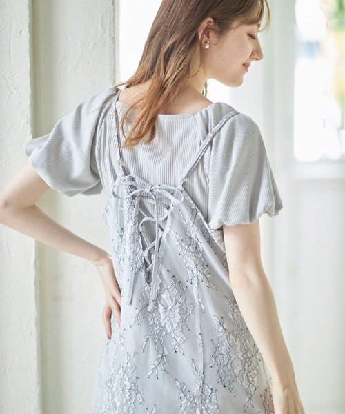 tocco closet(トッコ クローゼット)の「パフスリーブリブカットソー×バックレースアップデザインレースキャミワンピースのセット(ワンピース・レディース・ベージュ系その他/グレー系その他・M)」の7枚目の写真
