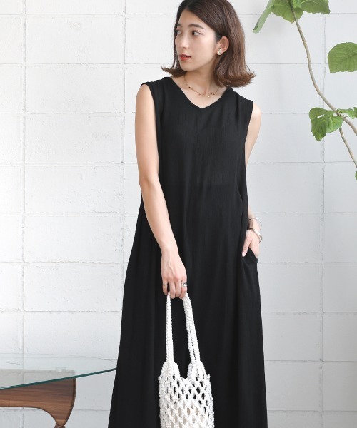 Bou Jeloud(ブージュルード)の「レーヨンクレープ2WAYフレアワンピース(ワンピース・レディース・ブラック/ブラウン/カーキ/ラベンダー・38)」の2枚目の写真