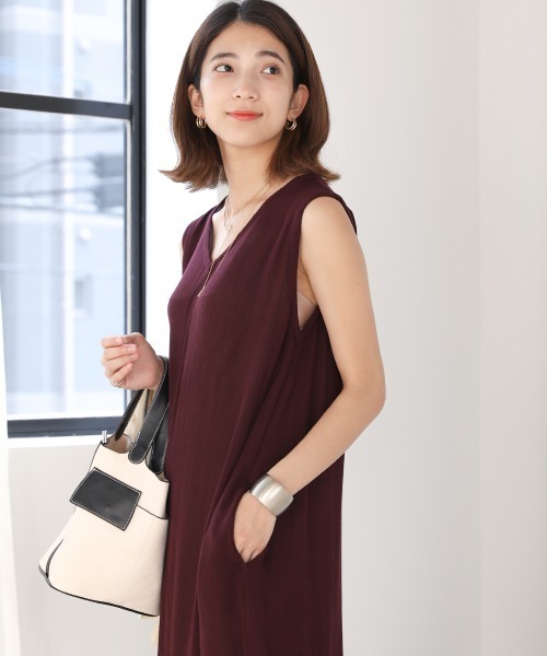 Bou Jeloud(ブージュルード)の「レーヨンクレープ2WAYフレアワンピース(ワンピース・レディース・ブラック/ブラウン/カーキ/ラベンダー・38)」の20枚目の写真