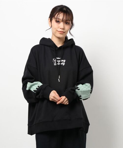 Chica（チカ）の「Chica/チカ/マレフィセント(Maleficent)ヴィランズパーカー（パーカー・レディース・ホワイト/ブラック・2/1）」の2枚目の写真