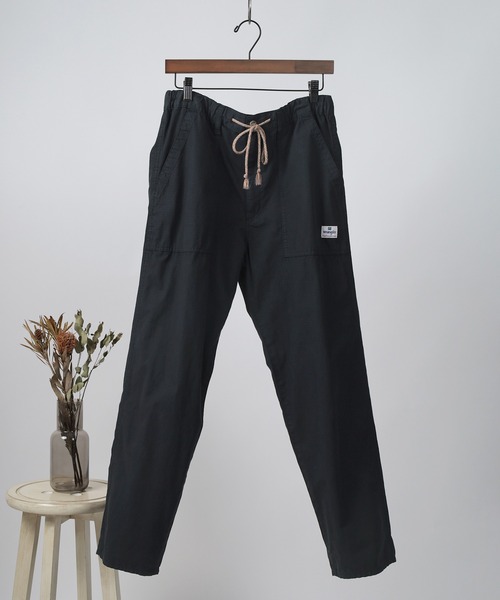 Wrangler(ラングラー)の「【Wrangler/ラングラー】イージーベイカーパンツ/コットンリネン/カラーパンツ(チノパンツ・メンズ・ブラック/アイボリー・S/M/L/XL)」の2枚目の写真