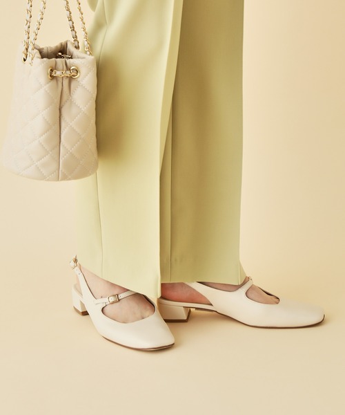 MADEMOISELLE ROPE'（マドモアゼル ロペ）の「スクエアトゥメリージェーンパンプス（パンプス・レディース・ブラック/オフホワイト・36.5/37.5/35.5）」の12枚目の写真