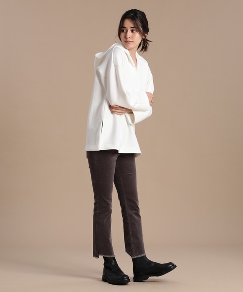 INED（イネド）の「細見えコーデュロイパンツ（その他パンツ・レディース・サンドグレー/アイボリー/ライトグレー・7号/11号/9号/5号）」の4枚目の写真