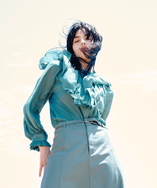 TITE IN THE STORE（ティテ　インザ　ストア）の「前後2WAY取り外しラージフリルカラー長袖ブラウス（シャツ/ブラウス・レディース・ブラック/グレー/グリーン・38）」の3枚目の写真