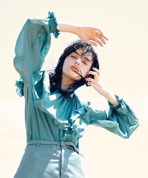 TITE IN THE STORE（ティテ　インザ　ストア）の「前後2WAY取り外しラージフリルカラー長袖ブラウス（シャツ/ブラウス・レディース・ブラック/グレー/グリーン・38）」の8枚目の写真