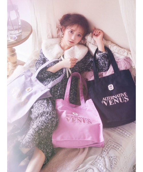 Maison de FLEUR（メゾンドフルール）の「ビジュースクエアトート