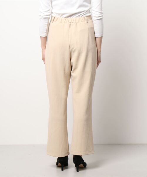 GeeRA（ジーラ）の「センターピンタックフレアーパンツ（その他パンツ・レディース・モカ/アイボリー・LARGE/SMALL/MEDIUM）」の11枚目の写真