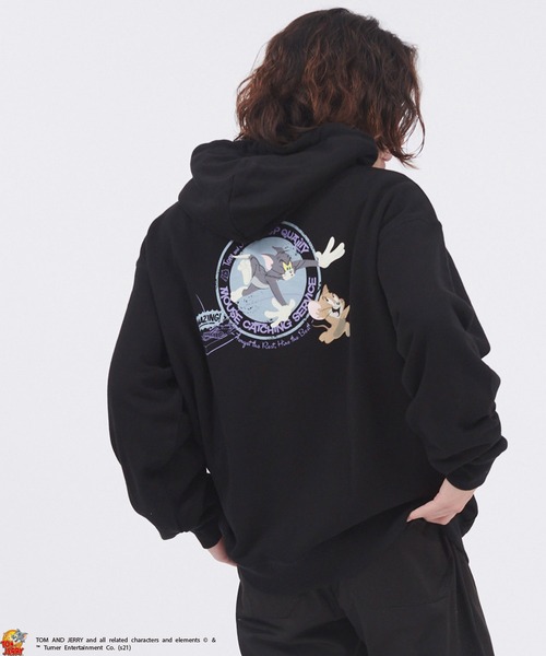 Tom&Jerry(トムアンドジェリー)の「【DISCUS ATHLETIC×TOM AND JERRY/LOONEY TUNES】ディスカスアスレチック×トムとジェリー/ルーニー・テューンズ ビッグシルエット裏毛プルオーバーパーカー(パーカー・メンズ・ブラック系その他/ベージュ/ホワイト系その他3/ホワイト系その他/ブルー/ホワイト系その他2/グリーン/ベージュ系その他/チャコールグレー/スミクロ/ブラック/アイボリー・M/L)」の22枚目の写真