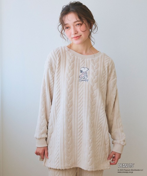 PEANUTS（ピーナッツ）の「【PEANUTS/ピーナッツ】SNOOPY/スヌーピー刺繍ケーブルフリース長袖トップス/ルームウェア（上下別売り）◆2025AW◆（ルームウェア/パジャマ・レディース・ピンク/アイボリー/グレー/ブルー/チャコールグレー/ホワイト/ベビーピンク/グレー系その他/ピンク系その他/ホワイト系その他/ホワイト系その他2・3L/M/LL/L）」の14枚目の写真