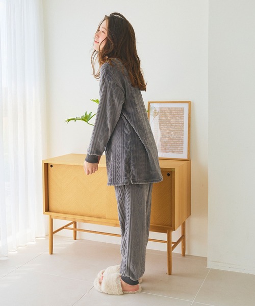 PEANUTS/ピーナッツ】SNOOPY/スヌーピー刺繍ケーブルフリース長袖