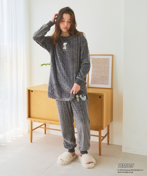 PEANUTS/ピーナッツ】SNOOPY/スヌーピー刺繍ケーブルフリース長袖