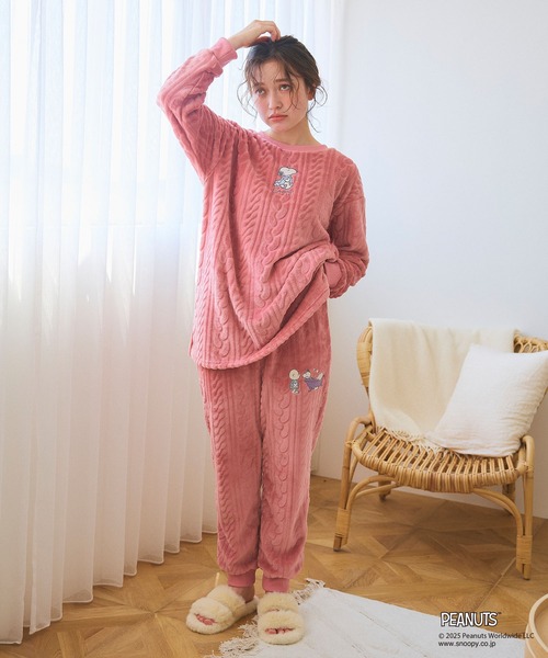 PEANUTS/ピーナッツ】SNOOPY/スヌーピー刺繍ケーブルフリース長袖