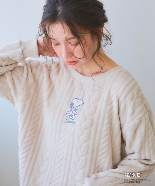 PEANUTS（ピーナッツ）の「【PEANUTS/ピーナッツ】SNOOPY/スヌーピー刺繍ケーブルフリース長袖トップス/ルームウェア（上下別売り）◆2025AW◆（ルームウェア/パジャマ・レディース・ピンク/アイボリー/グレー/ブルー/チャコールグレー/ホワイト/ベビーピンク/グレー系その他/ピンク系その他/ホワイト系その他/ホワイト系その他2・3L/M/LL/L）」の13枚目の写真