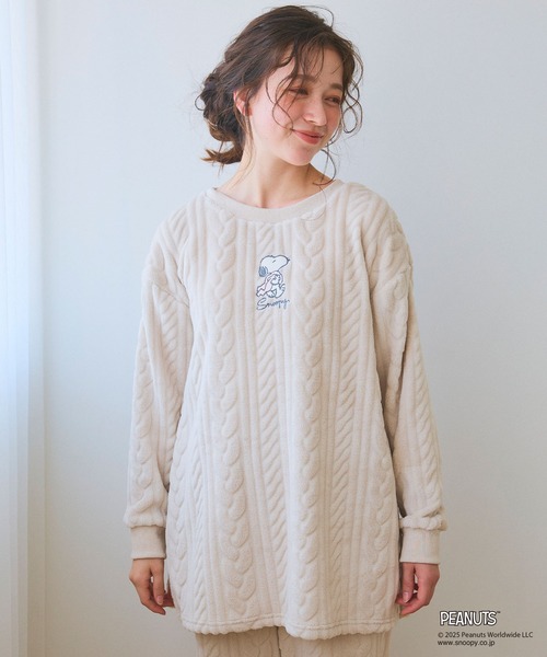 PEANUTS（ピーナッツ）の「【PEANUTS/ピーナッツ】SNOOPY/スヌーピー刺繍ケーブルフリース長袖トップス/ルームウェア（上下別売り）◆2025AW◆（ルームウェア/パジャマ・レディース・ピンク/アイボリー/グレー/ブルー/チャコールグレー/ホワイト/ベビーピンク/グレー系その他/ピンク系その他/ホワイト系その他/ホワイト系その他2・3L/M/LL/L）」の15枚目の写真