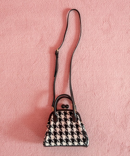 OLIVE des OLIVE（オリーブデオリーブ）の「べっ甲ガマ口バッグ（ショルダーバッグ・レディース・ダークブラウン/ベージュ/ブラック・FREE）」の5枚目の写真