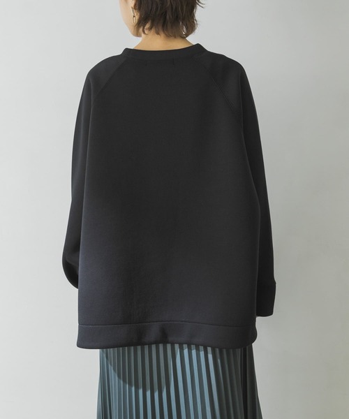 URBAN RESEARCH(アーバンリサーチ)の「ダンボール袖ボリュームプルオーバー(Tシャツ/カットソー・レディース・ブラック/アイボリー・FREE)」の12枚目の写真