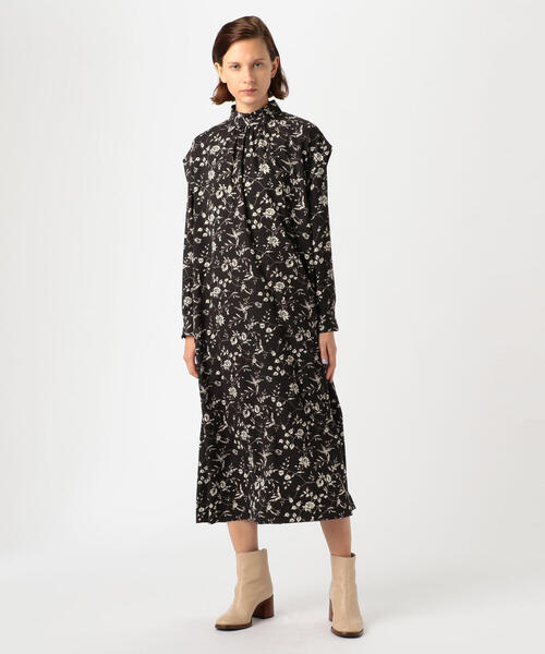 SOULEIADO（ソレイアード）の「ポリエステルプリント スタンドカラー