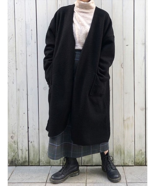 Samansa Mos2 blue（サマンサモスモスブルー）の「ボア×フリースリバーシブルコート（ノーカラーコート・レディース・ブラック/モカ/チャコール・ﾌﾘ-）」の2枚目の写真