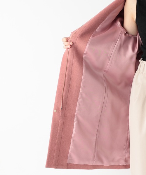 RIVE DROITE（リヴドロワ）の「あらゆるスタイリングにマッチする　ボトルネックジップコート（ノーカラーコート・レディース・モカ/ネイビー/ピンク・FREE）」の20枚目の写真