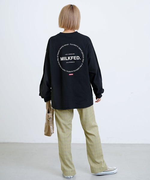 MILKFED.（ミルクフェド）の「WIDE L/S TEE CIRCLE LOGO/ビッグシルエット バックプリント 長袖Tシャツ（Tシャツ/カットソー・レディース・ホワイト/ブラック/ネイビー・ONE SIZE）」の21枚目の写真