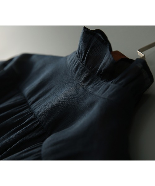LOPASS(ロパス)の「キャンディースリーブ フリルアップ シャツブラウス(シャツ/ブラウス・レディース・ネイビー・LARGE/MEDIUM)」の19枚目の写真