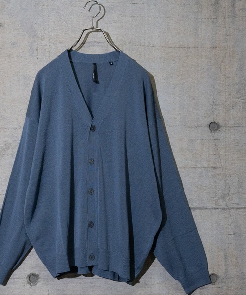 JOHN'S CLOSET(ジョンズクローゼット)の「【i】12Gルーズフィットカーディガン(カーディガン/ボレロ・メンズ・サックスブルー/イエロー/アイボリー/グリーン/チャコールグレー・MEDIUM/LARGE/X-LARGE)」の4枚目の写真