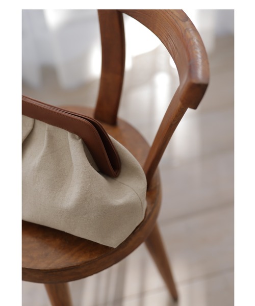 セール】タックデザインクラッチバッグ（クラッチバッグ）｜anuans（ア