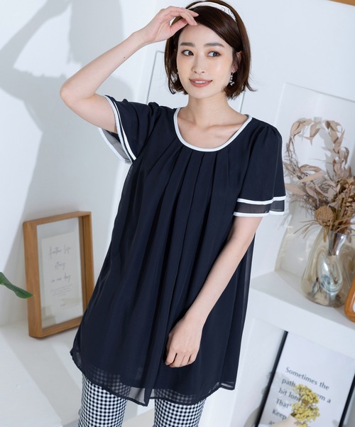 Tiaclasse(ティアクラッセ)の「【洗える】大人世代の上品シフォンチュニック(チュニック・レディース・ブラック/ネイビー/オフホワイト/ピンク/ターコイズブルー/ブルー/モカ/ブラック系その他/ブラック系その他2/ネイビー×ホワイト・XL/XXL)」の10枚目の写真