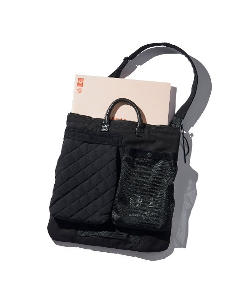 UNION（ユニオン）の「UNION TOKYO 4th Record Bag 12 Inch by PORTER ユニオン ポーター（ショルダーバッグ・メンズ・ブラック・FREE）」の3枚目の写真