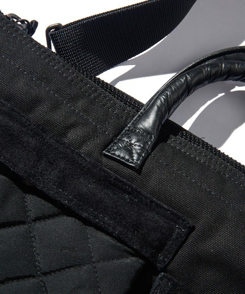 UNION（ユニオン）の「UNION TOKYO 4th Record Bag 12 Inch by PORTER ユニオン ポーター（ショルダーバッグ・メンズ・ブラック・FREE）」の4枚目の写真