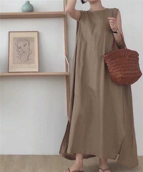 Dream garden（ドリームガーデン）の「ノースリーブ　サイドスリット　マキシ丈ワンピース（ワンピース・レディース・ブラウン/ブラック/ベージュ/ブルーグリーン/カーキ・S/L/XL/M）」の14枚目の写真