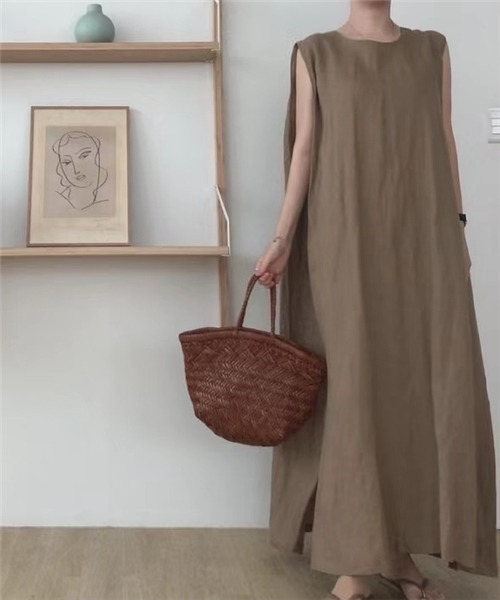 Dream garden（ドリームガーデン）の「ノースリーブ　サイドスリット　マキシ丈ワンピース（ワンピース・レディース・ブラウン/ブラック/ベージュ/ブルーグリーン/カーキ・S/L/XL/M）」の12枚目の写真