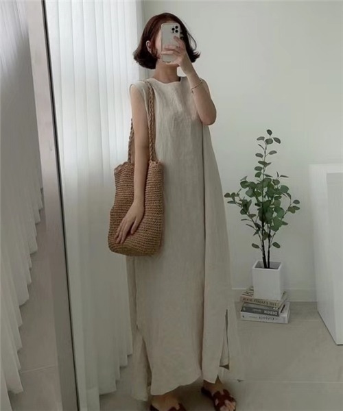 Dream garden（ドリームガーデン）の「ノースリーブ　サイドスリット　マキシ丈ワンピース（ワンピース・レディース・ブラウン/ブラック/ベージュ/ブルーグリーン/カーキ・S/L/XL/M）」の17枚目の写真