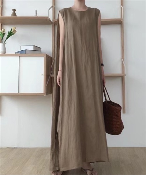 Dream garden（ドリームガーデン）の「ノースリーブ　サイドスリット　マキシ丈ワンピース（ワンピース・レディース・ブラウン/ブラック/ベージュ/ブルーグリーン/カーキ・S/L/XL/M）」の11枚目の写真