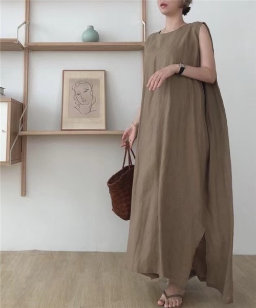 Dream garden（ドリームガーデン）の「ノースリーブ　サイドスリット　マキシ丈ワンピース（ワンピース・レディース・ブラウン/ブラック/ベージュ/ブルーグリーン/カーキ・S/L/XL/M）」の16枚目の写真