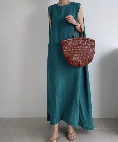 MARNI　ノースリーブ　サイドスリット　ワンピース MARNI /マルニ】よりノースリーブワンピースが入荷いたしました