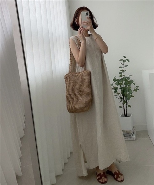 Dream garden（ドリームガーデン）の「ノースリーブ　サイドスリット　マキシ丈ワンピース（ワンピース・レディース・ブラウン/ブラック/ベージュ/ブルーグリーン/カーキ・S/L/XL/M）」の18枚目の写真