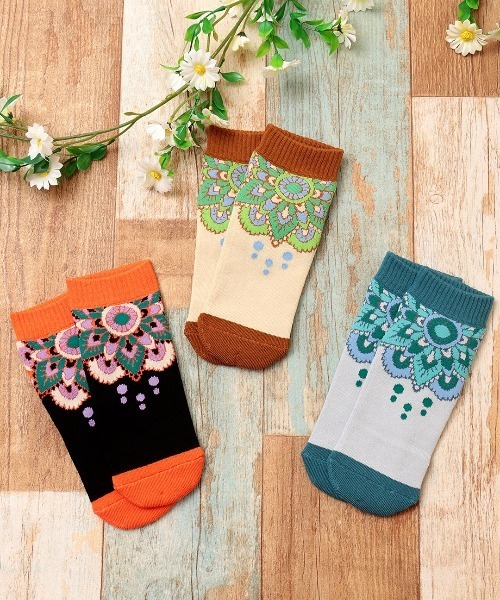 チチカカ(チチカカ)の「サークルモチーフ吸水速乾アンクルソックス 23-25cm(ソックス/靴下・レディース・ブラック/ベージュ/ブルー・FREE)」の4枚目の写真