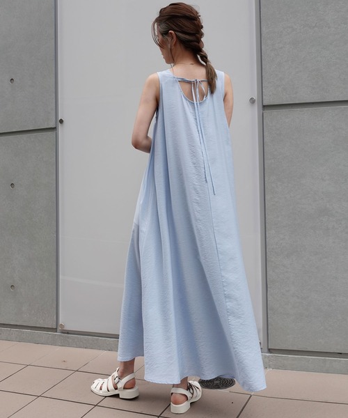 CORNERS（コーナーズ）の「シアーストライプバックリボンノースリワンピース（ワンピース・レディース・ホワイト/ライトブルー/ブラック/ピンク/ライム/グリーン・M）」の5枚目の写真