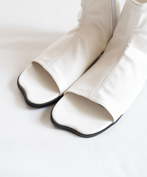 Marient（マリエント）の「Tabi Open Toe Booty /足袋ブーツ（サンダル・レディース・ホワイト・24cm/24.5cm/23cm）」の5枚目の写真