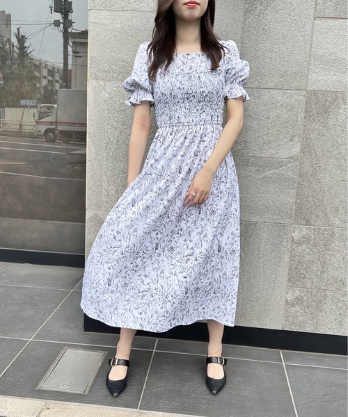 イモちゃんコラボ　デコルテオープン千鳥ワンピース イモちゃんコラボ デコルテオープン千鳥ワンピース