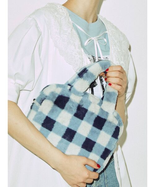 jouetie（ジュエティ）の「ファーボストンBAG（ボストンバッグ・レディース・ブラック/レッド/グリーン/ブルー・FREE）」の3枚目の写真