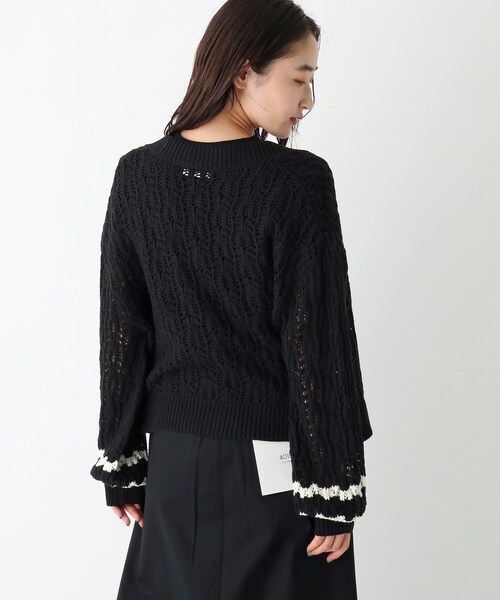 OPAQUE.CLIP（オペークドットクリップ）の「◆コットンMIX ローゲージ透かし編みVネックカーディガン（カーディガン/ボレロ・レディース・ブラック/ホワイト系/ダークグリーン・38）」の4枚目の写真