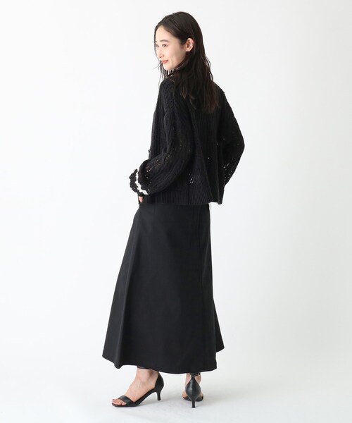 OPAQUE.CLIP（オペークドットクリップ）の「◆コットンMIX ローゲージ透かし編みVネックカーディガン（カーディガン/ボレロ・レディース・ブラック/ホワイト系/ダークグリーン・38）」の5枚目の写真