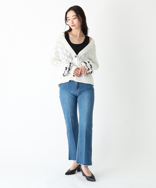 OPAQUE.CLIP（オペークドットクリップ）の「◆コットンMIX ローゲージ透かし編みVネックカーディガン（カーディガン/ボレロ・レディース・ブラック/ホワイト系/ダークグリーン・38）」の12枚目の写真