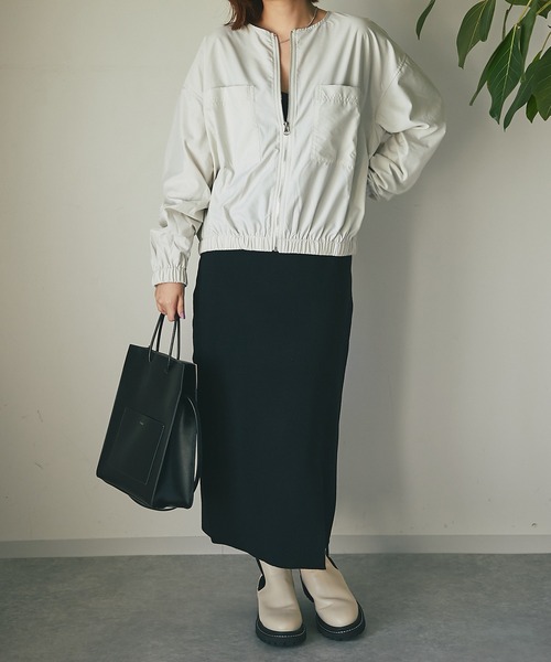 un dix cors（アンディコール）の「オンオフ使えて高コスパ　ナイロン光沢ノーカラーブルゾン（ブルゾン・レディース・アイボリー/チャコールグレー・FREE）」の12枚目の写真