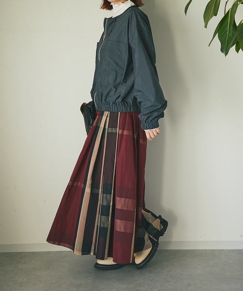 un dix cors（アンディコール）の「オンオフ使えて高コスパ　ナイロン光沢ノーカラーブルゾン（ブルゾン・レディース・アイボリー/チャコールグレー・FREE）」の18枚目の写真